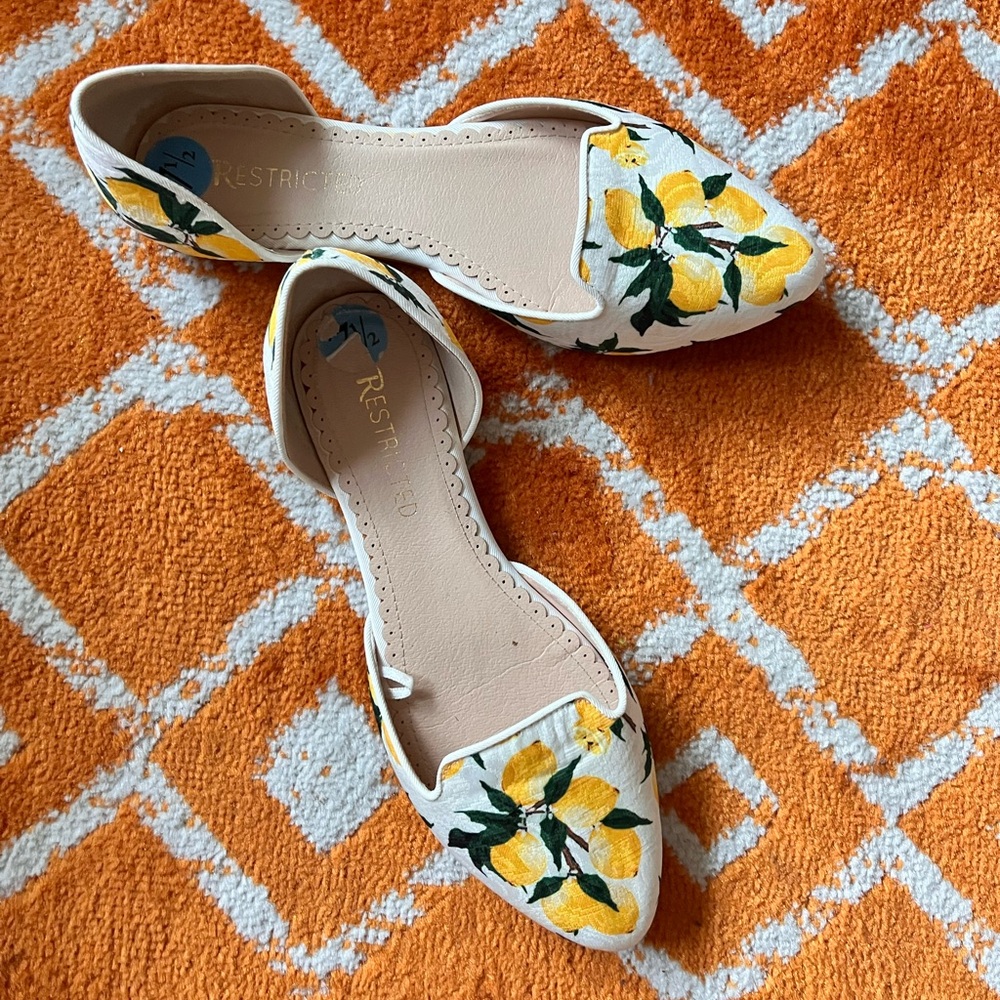 Flat shoes in lemon 🍋 pattern, 7.5